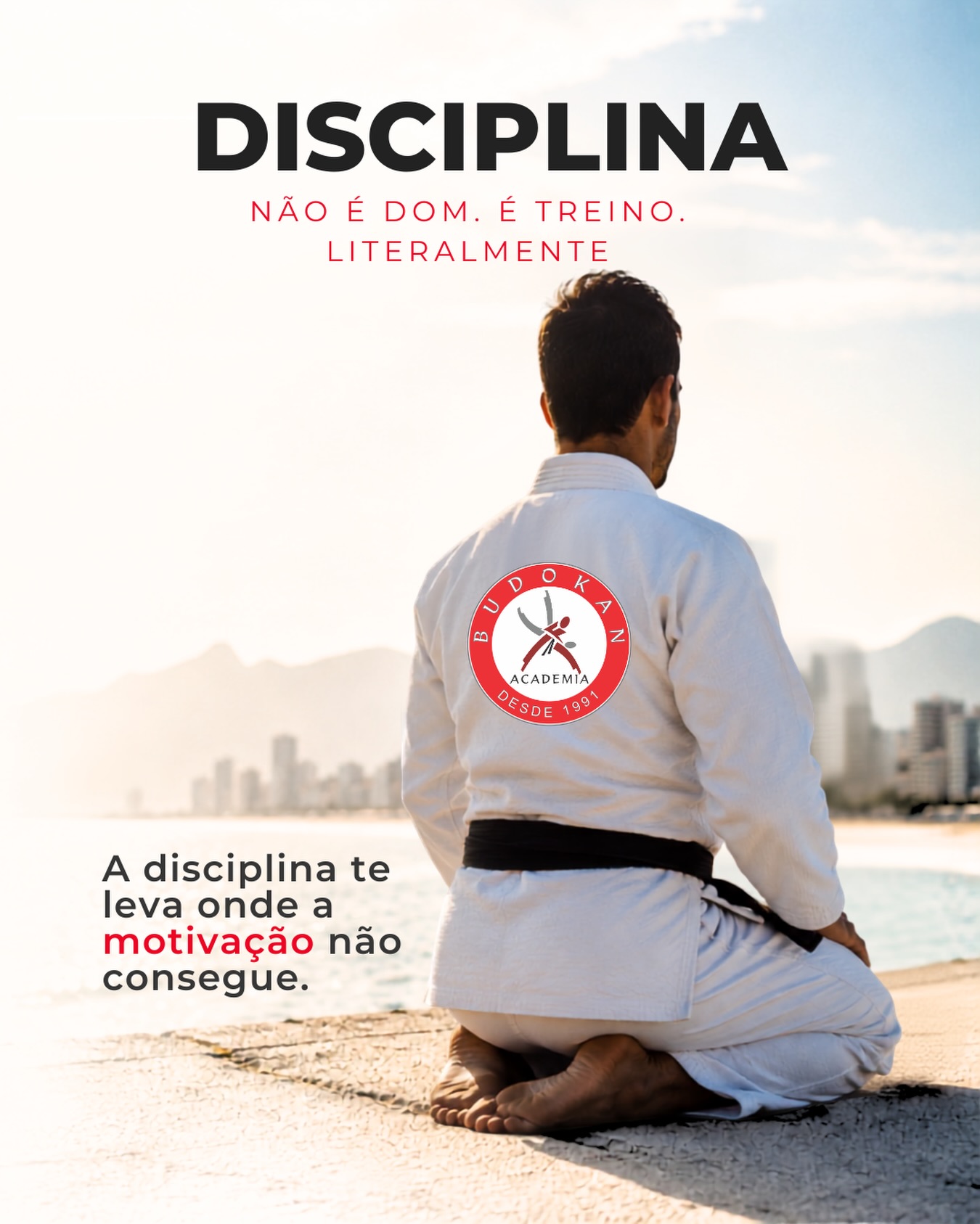 A motivação pode até dar o primeiro passo, mas é a disciplina que mantém você no caminho. 🥋Cada treino fortalece o corpo, desenvolve a mente e ensina a não desistir diante das dificuldades. Venha treinar com a gente!