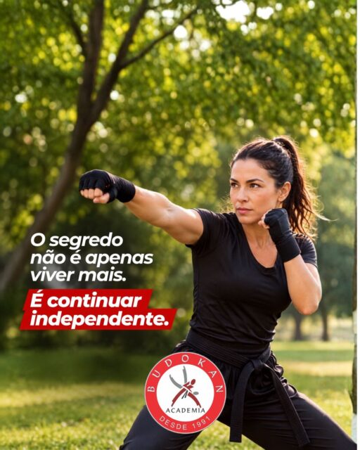 Envelhecer com qualidade também significa preservar força, equilíbrio, mobilidade e autonomia para realizar as atividades do dia a dia. 🥋As artes marciais, quando praticadas com orientação adequada e respeitando os limites individuais, podem trabalhar coordenação, condicionamento físico, concentração e confiança.Porque cuidar do corpo hoje também é investir na liberdade de continuar ativo amanhã.Movimento é qualidade de vida. Independência também se treina.