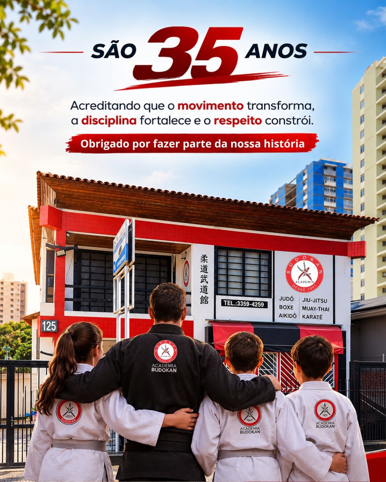 35 anos não são construídos apenas com treinos. São construídos com histórias, conquistas, disciplina e muitas gerações que passaram pelo nosso tatame. 🥋Ao longo dessa trajetória, seguimos acreditando no poder das artes marciais para desenvolver corpo, mente, respeito e caráter.Obrigado a cada aluno, família, professor e amigo que faz parte dessa história. Que venham muitos outros anos de evolução! ❤️
